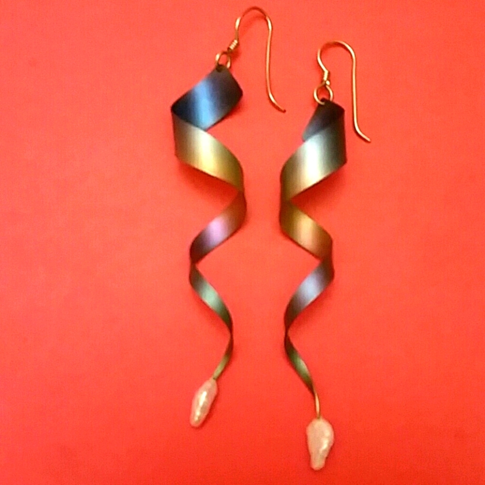 TITANIUM & PEARL EARRINGS
